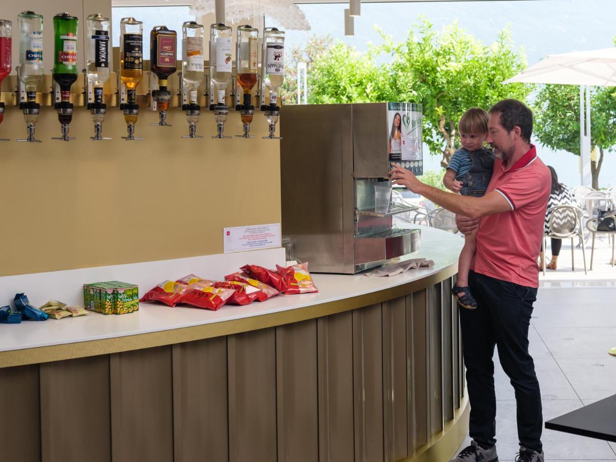 Hotel Leonardo Da Vinci Limone sul Garda Bagian luar foto
