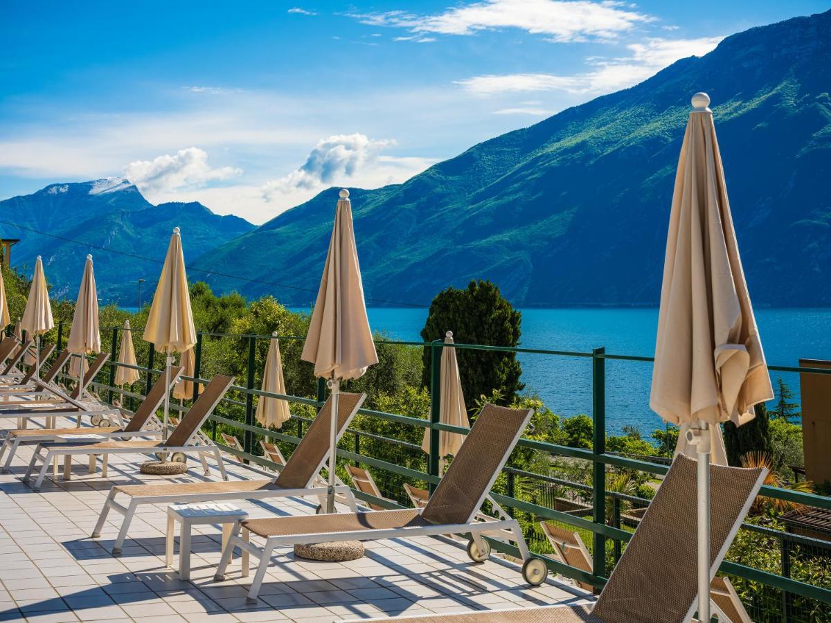 Hotel Leonardo Da Vinci Limone sul Garda Bagian luar foto