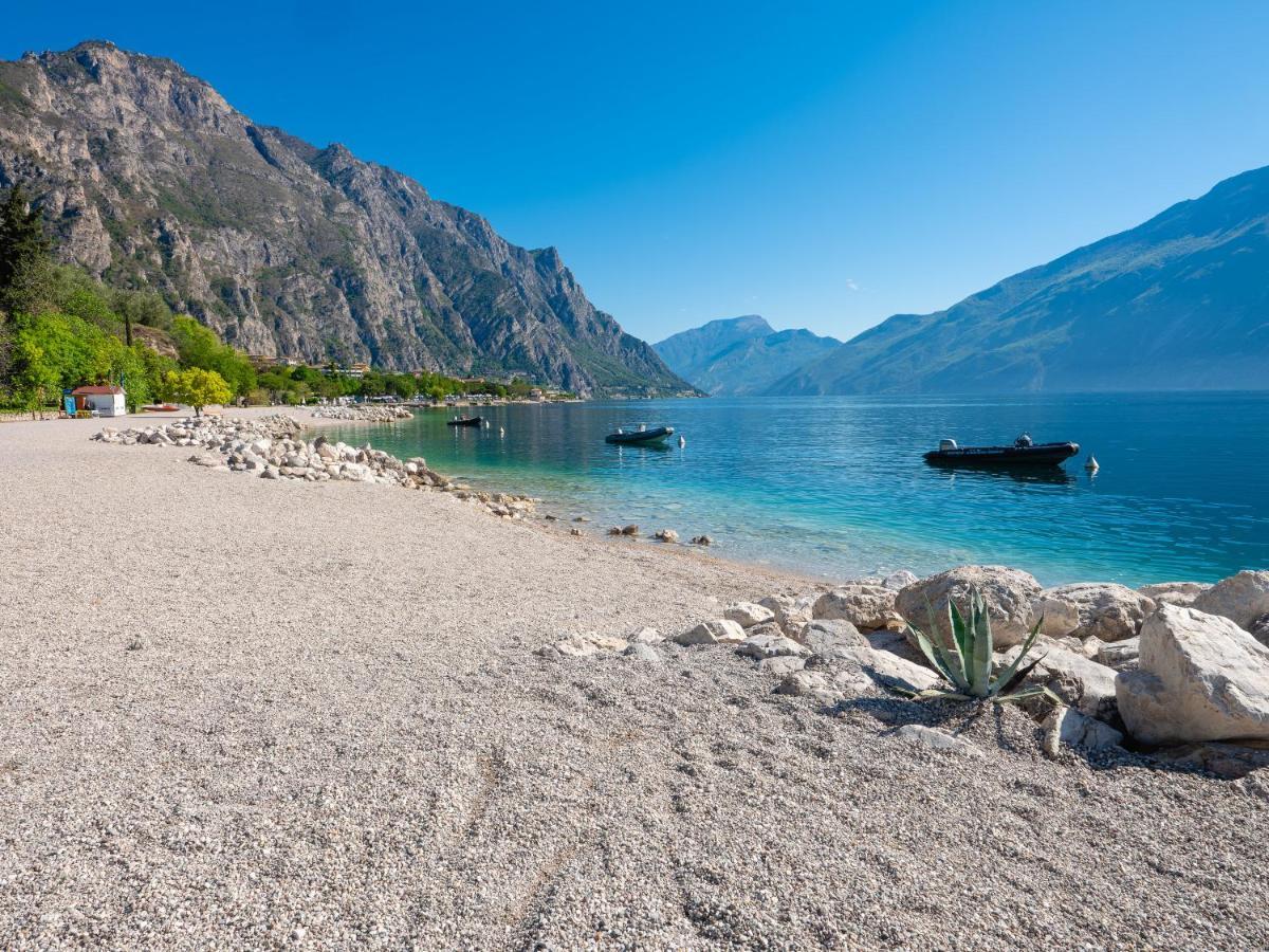 Hotel Leonardo Da Vinci Limone sul Garda Bagian luar foto