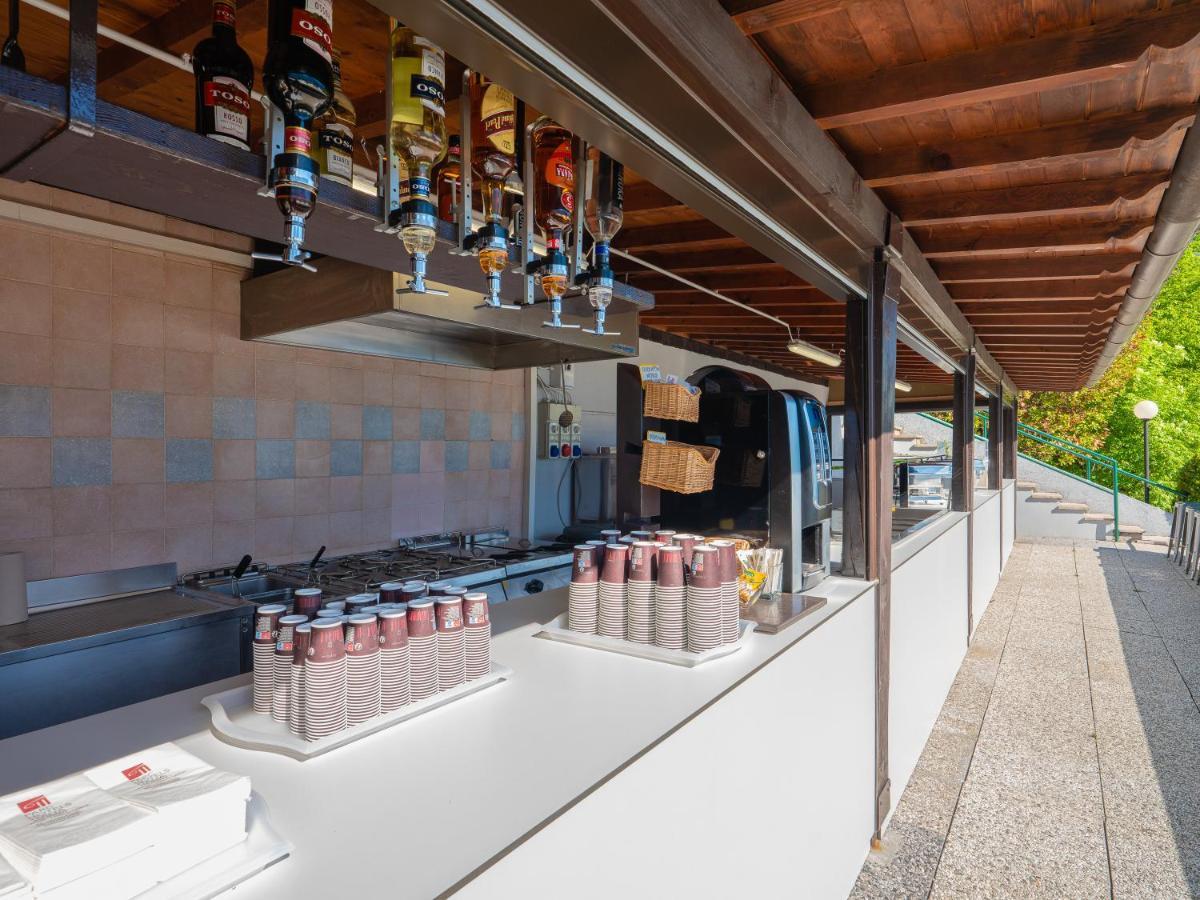 Hotel Leonardo Da Vinci Limone sul Garda Bagian luar foto